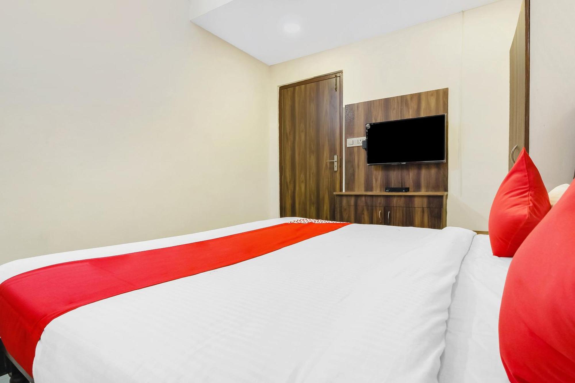 OYO 11429 Hotel Tokyo Japan Comforts Hyderabad Exterior foto