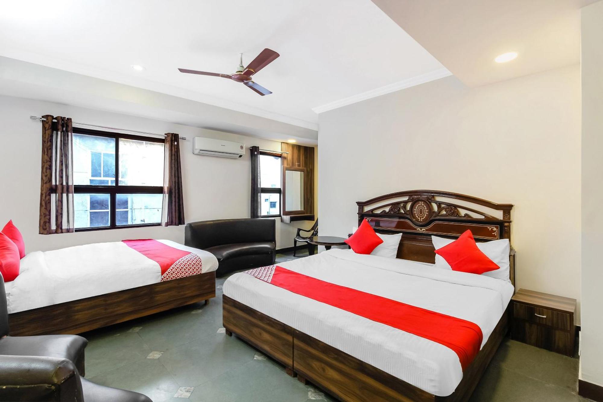 OYO 11429 Hotel Tokyo Japan Comforts Hyderabad Exterior foto