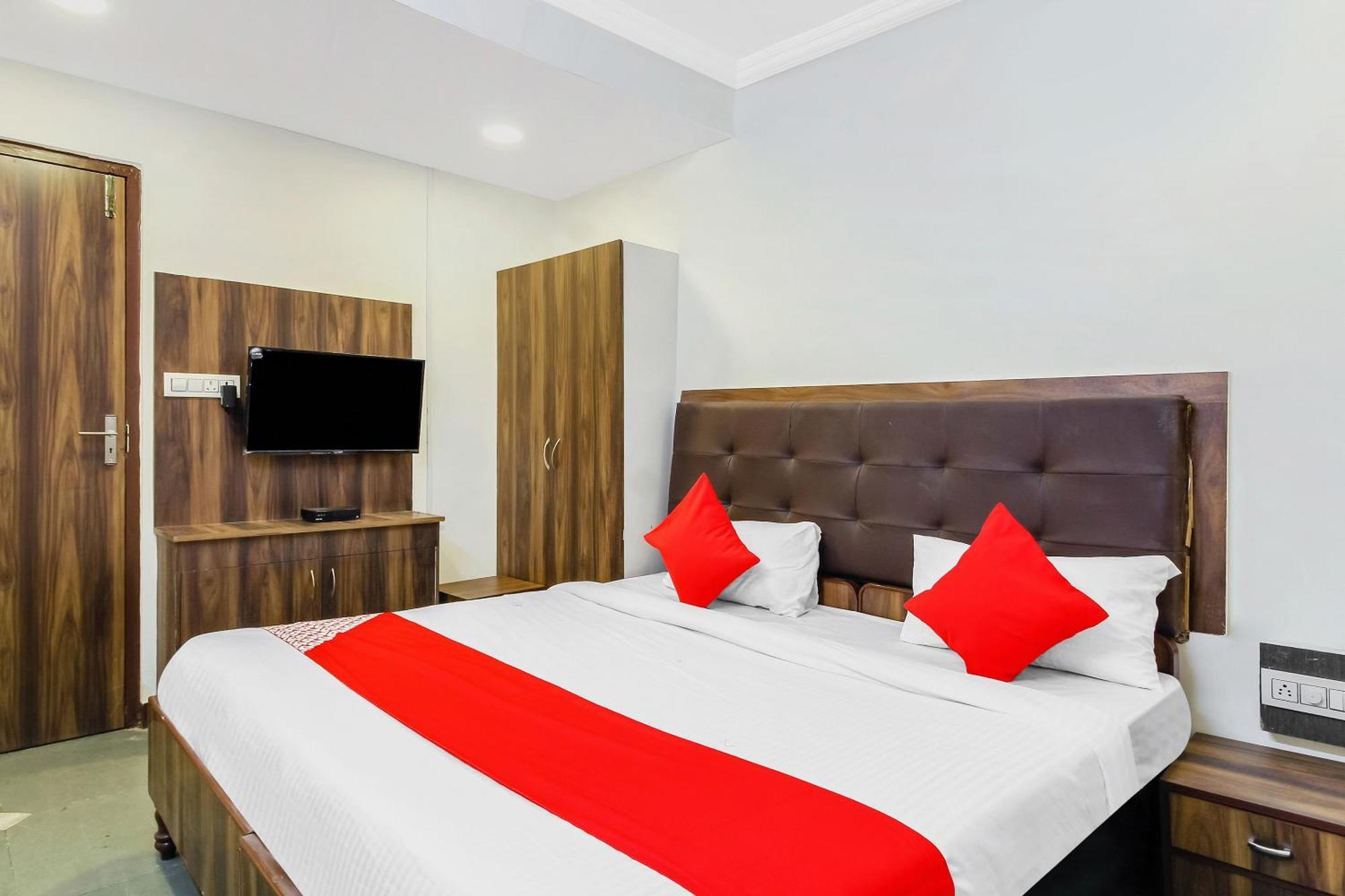OYO 11429 Hotel Tokyo Japan Comforts Hyderabad Exterior foto
