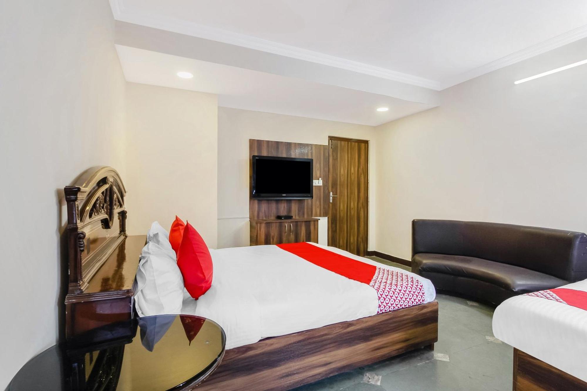 OYO 11429 Hotel Tokyo Japan Comforts Hyderabad Exterior foto