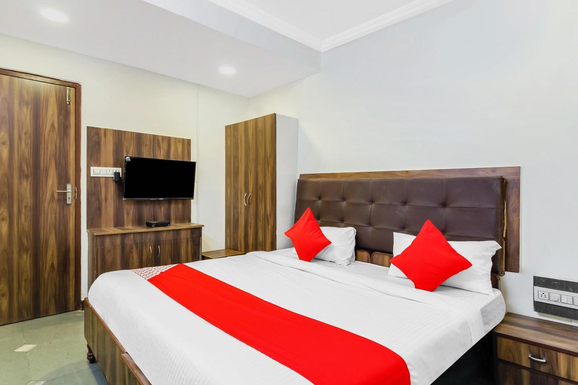 OYO 11429 Hotel Tokyo Japan Comforts Hyderabad Exterior foto