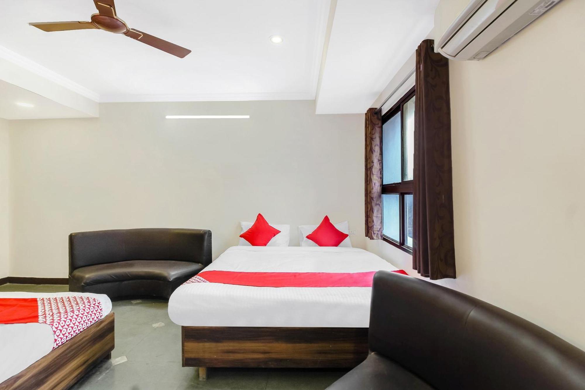 OYO 11429 Hotel Tokyo Japan Comforts Hyderabad Exterior foto